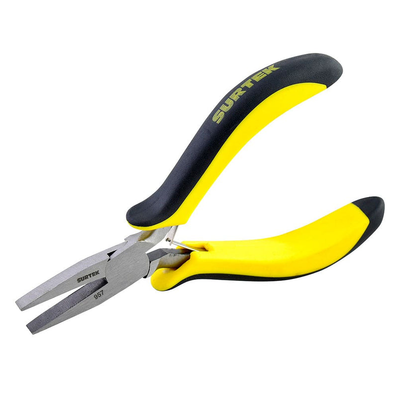 Mini pinza para electrónica con mango bimaterial de 4-3/4" punta plana Surtek